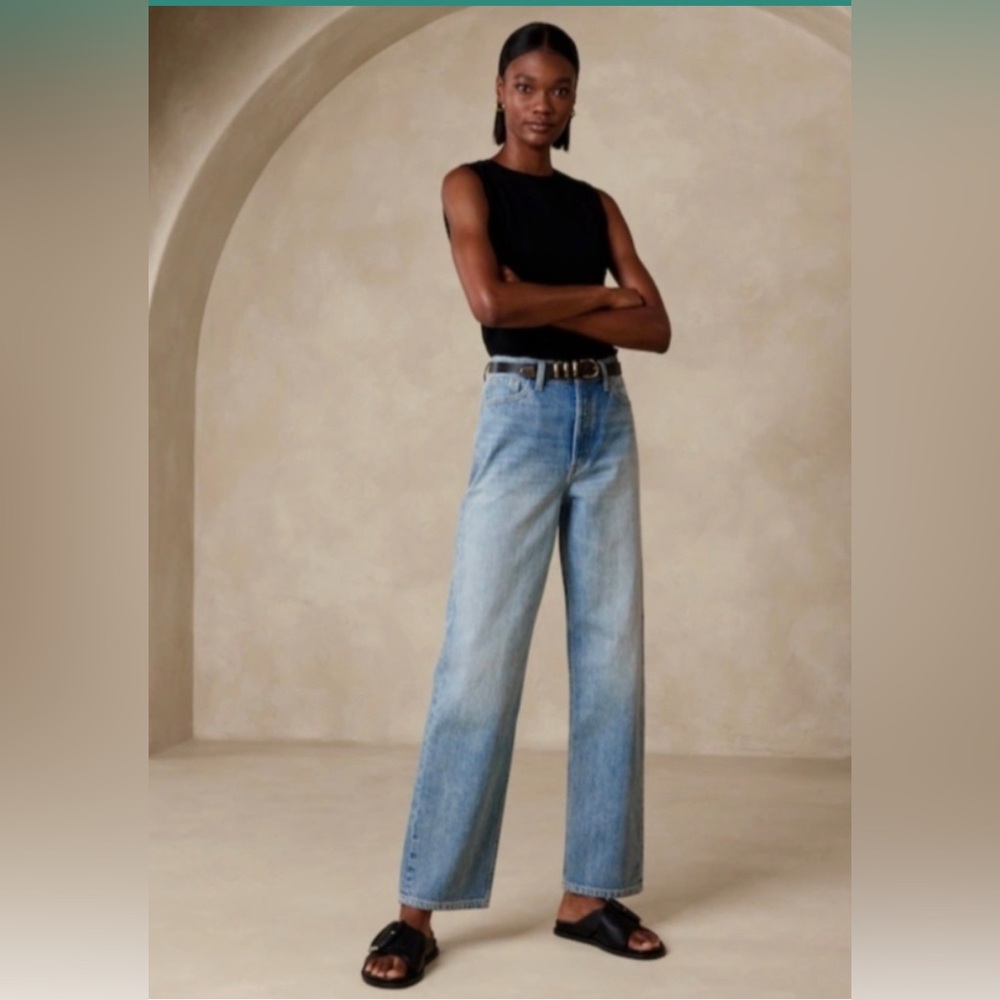 Banana Republic Mid Rise Loose
Stovepipe Jeans